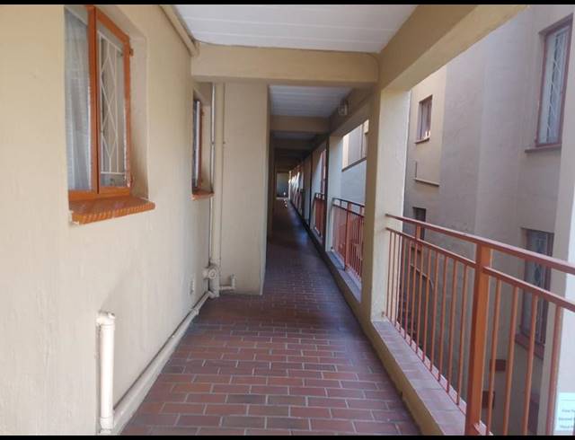 2 BEDROOM APARTMENT FOR SALE IN HELDERKRUIN